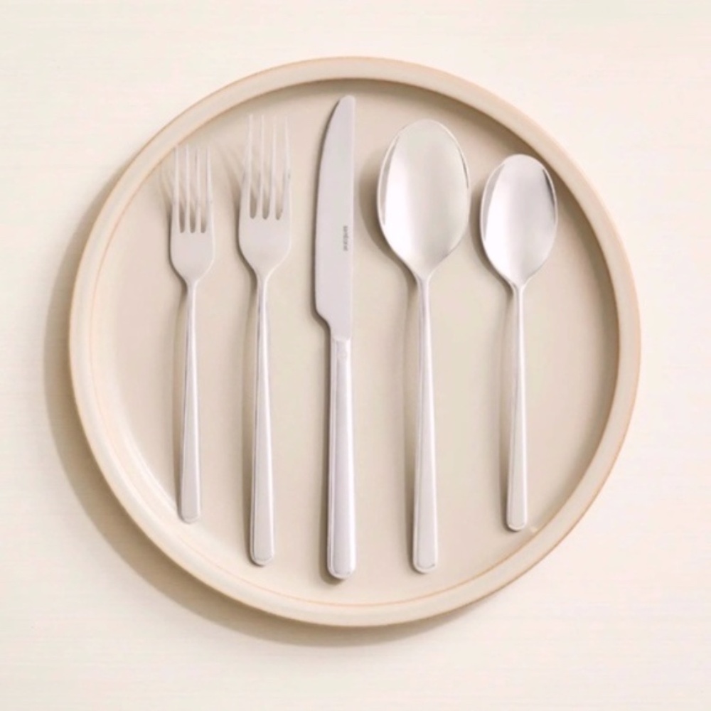 New! Quince x Sambonet Gia Minimalist 20 Piece Flatware Set - Picture 9 of 9